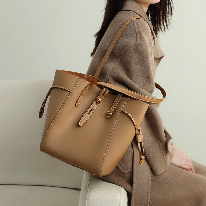 Regent | Vintage Lock Leather Tote