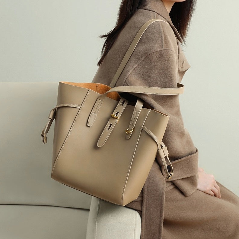 Regent | Vintage Lock Leather Tote